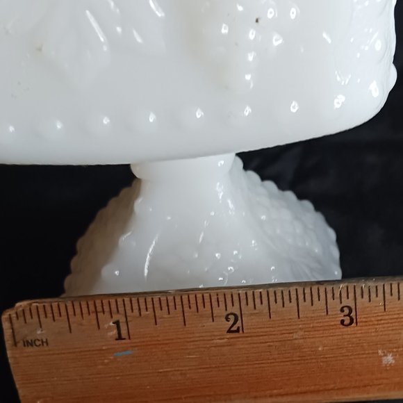 Milk Glass LIKE NEW Candy Snack Bowl Decor Storage Grape Vines Pedestal.  MG-01 - Picture 10 of 12